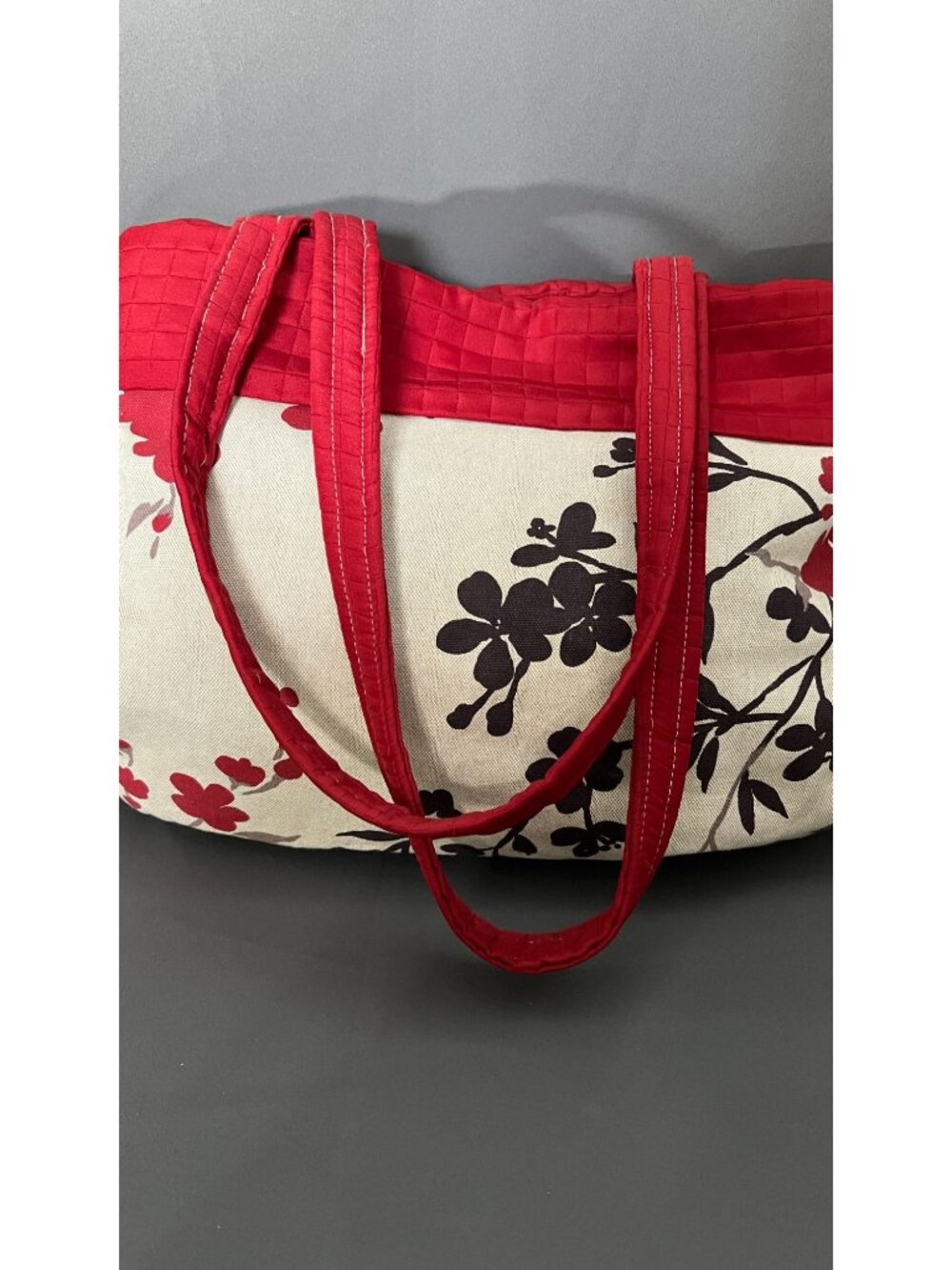 Floral Canvas Tote Bag With Quilted Red Accent & Magnetic Closure Spacious Inter - Picture 5 of 7